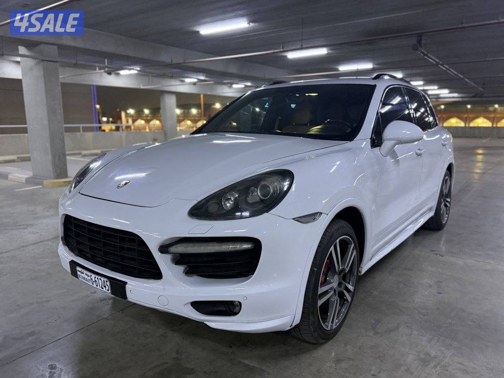 لبيع بورش GTS موديل 2013 عداد 19010