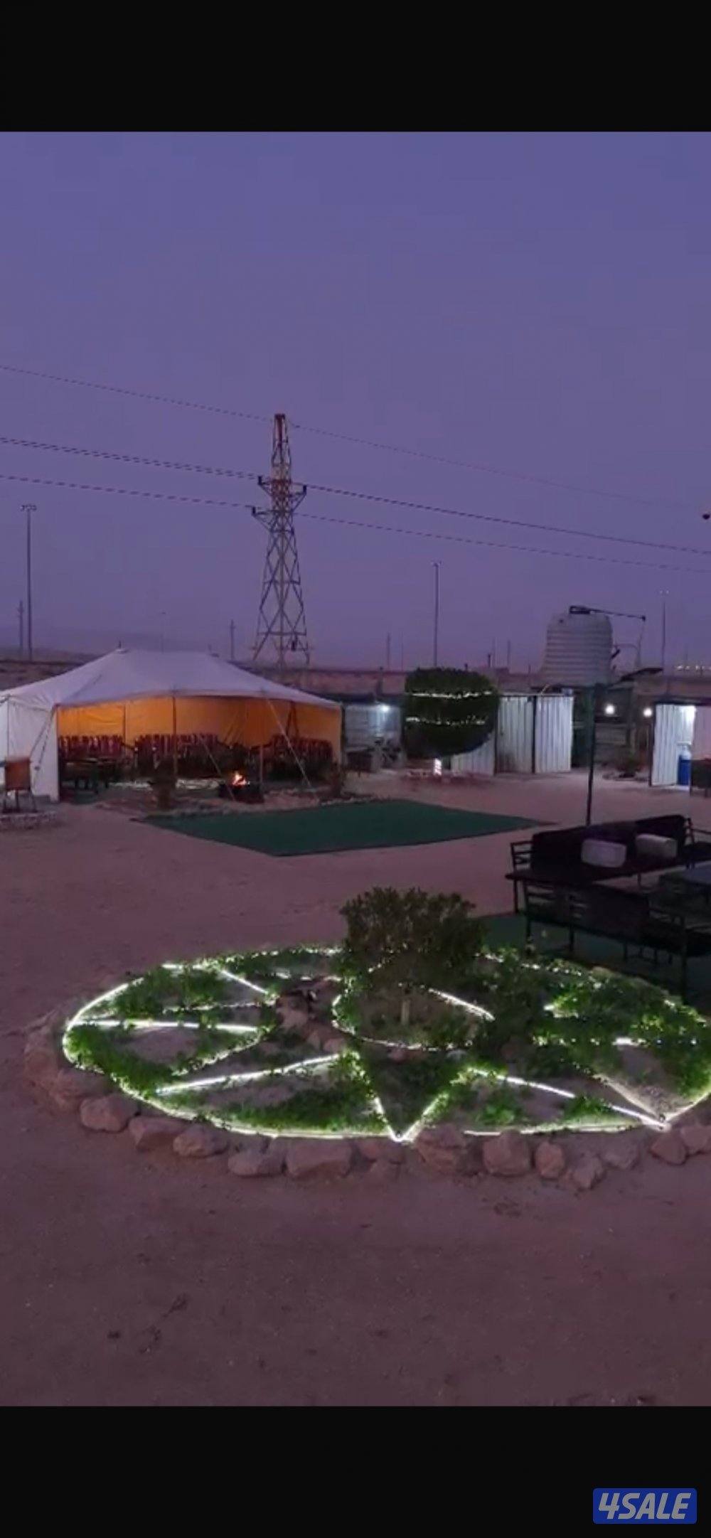 يتميز بأطلاله علي مرتفع ونظافه مخيم vip0