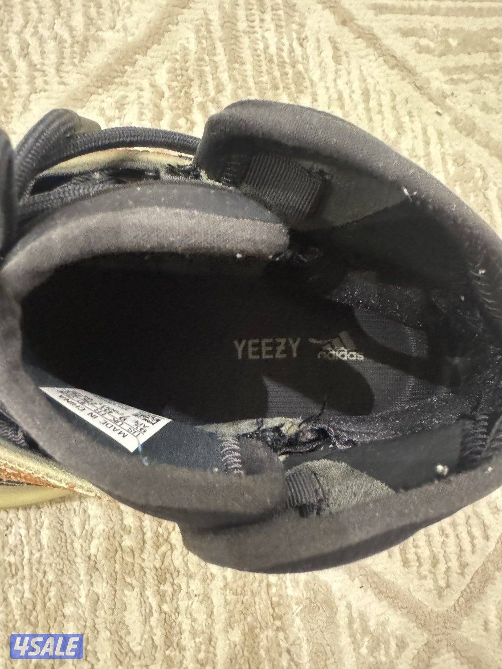 جوتي yeezy qntm اصلي مقاس ٤٣ ونص1