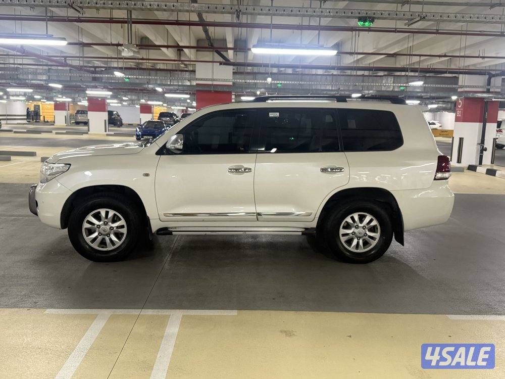 لاندكروزر GXR الساير1