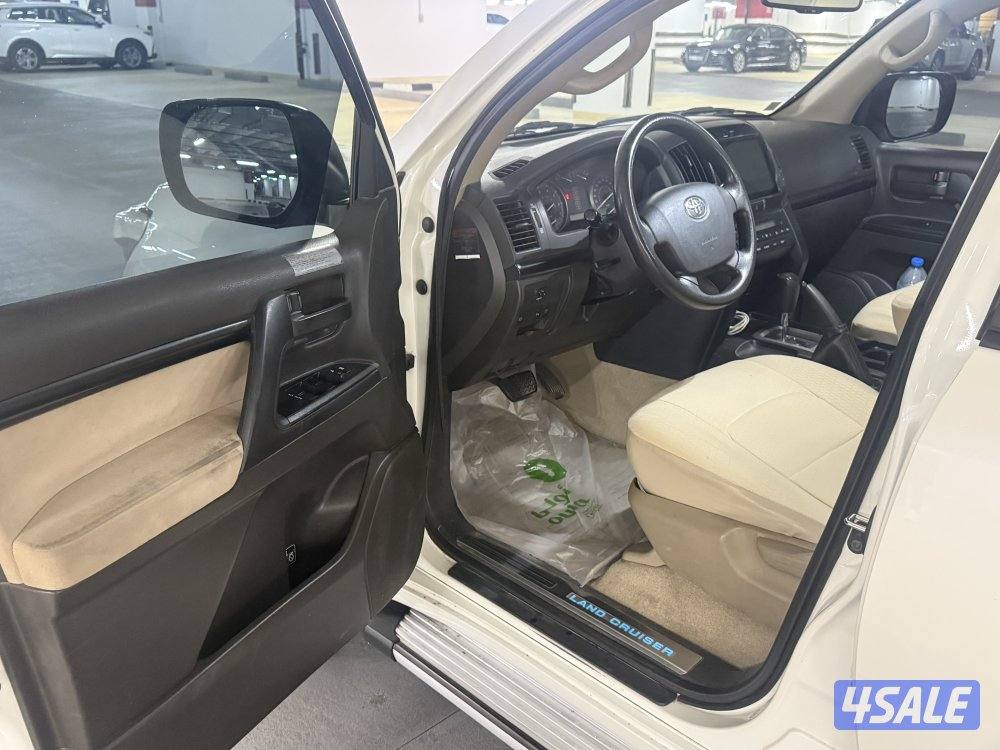 لاندكروزر GXR الساير5