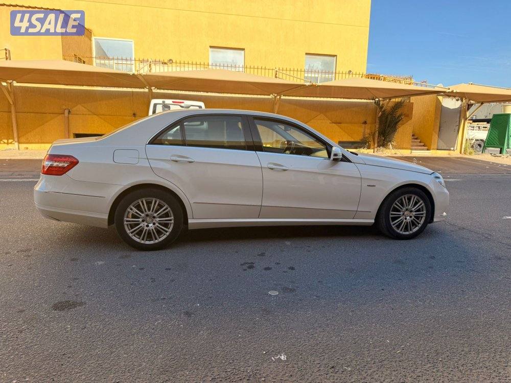 مرسيدس بنز بحالة فوق الممتازة سيرفيس منتظم حتي الآن8