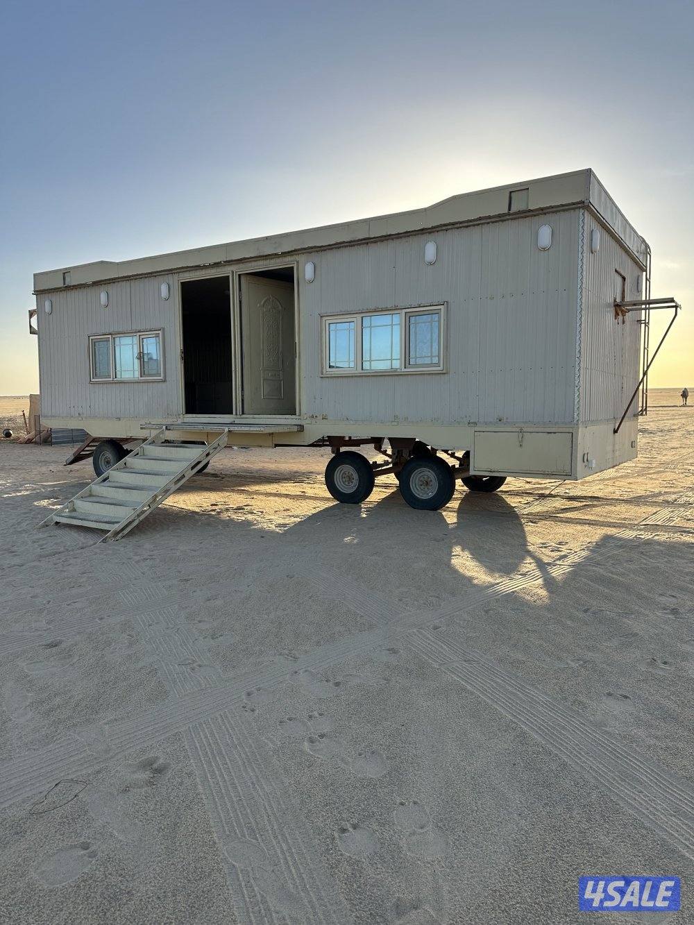 للبيع كبره ١٠ في ٤ مصنع سعودي مقسمه مطبخ ٥ وغرفه ٥1