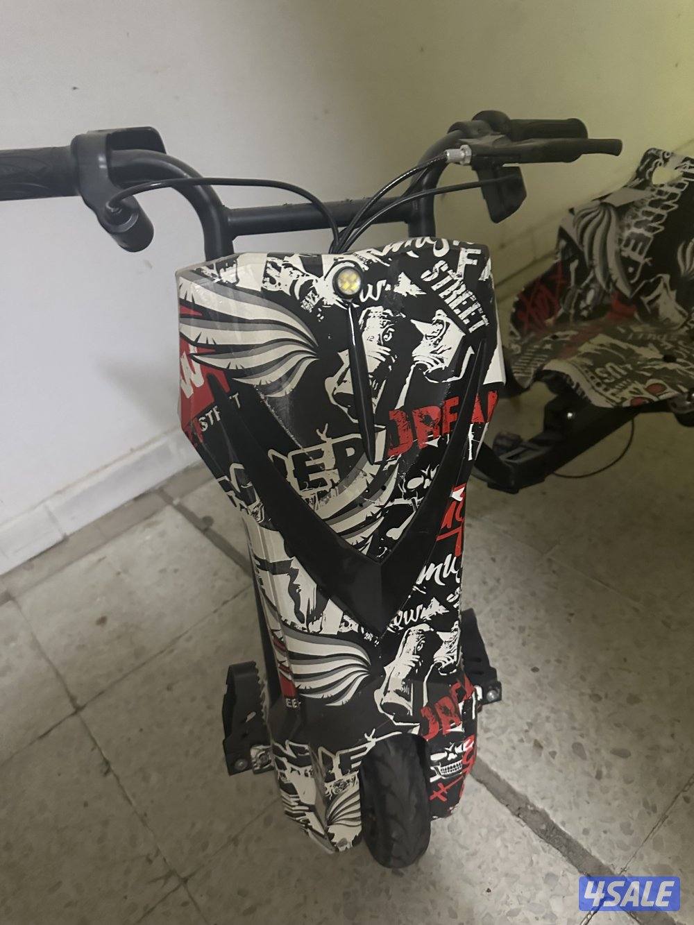 للبيع سكوترات للحين جديده استخدام شهر البيع بسبب سرعتها لاتصلح للطفال1