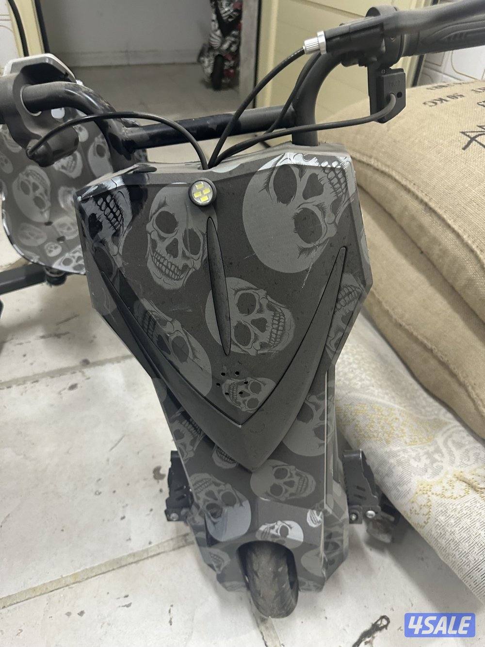 للبيع سكوترات للحين جديده استخدام شهر البيع بسبب سرعتها لاتصلح للطفال4