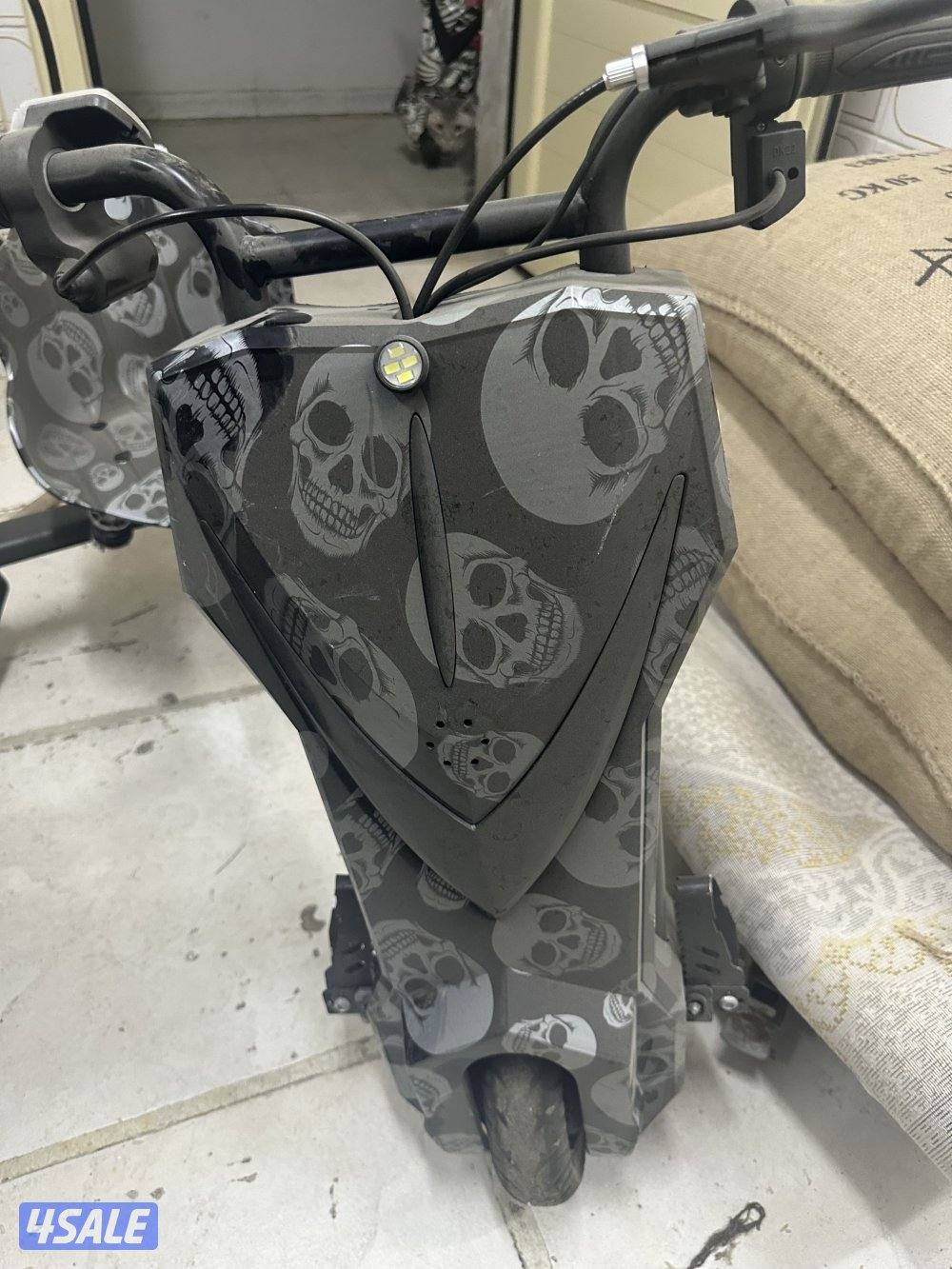 للبيع سكوترات للحين جديده استخدام شهر البيع بسبب سرعتها لاتصلح للطفال5