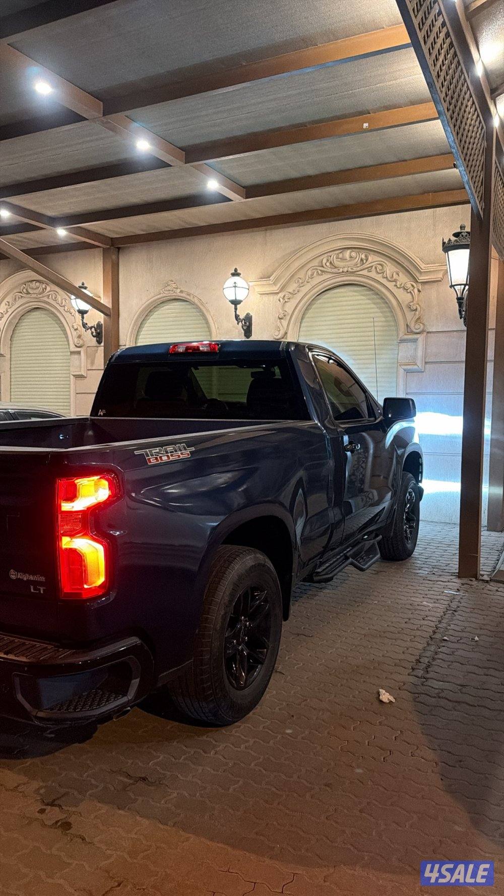 للبيع وانيت سلفرادو تريل بوس كامل المواصفات1