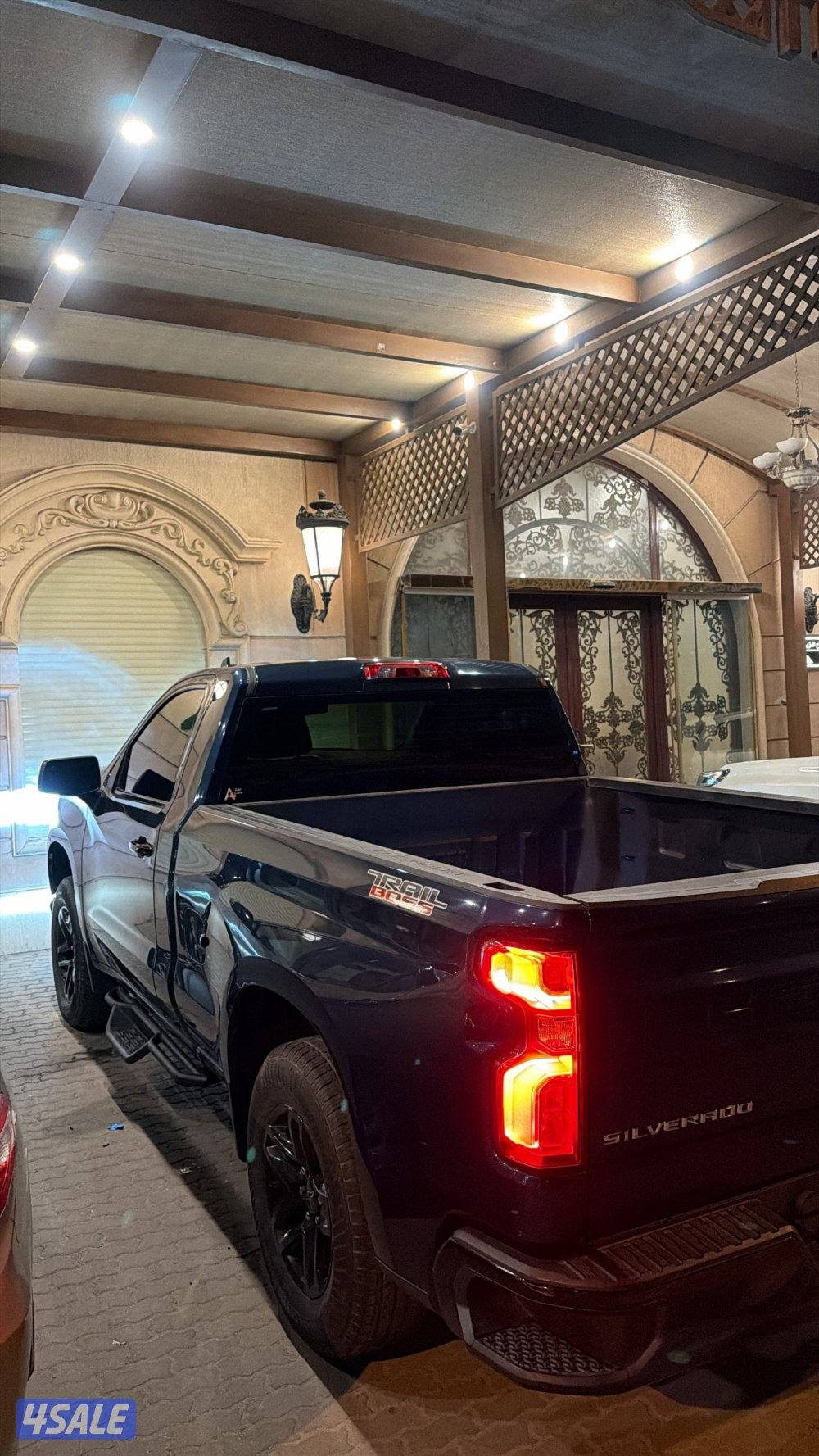 للبيع وانيت سلفرادو تريل بوس كامل المواصفات4