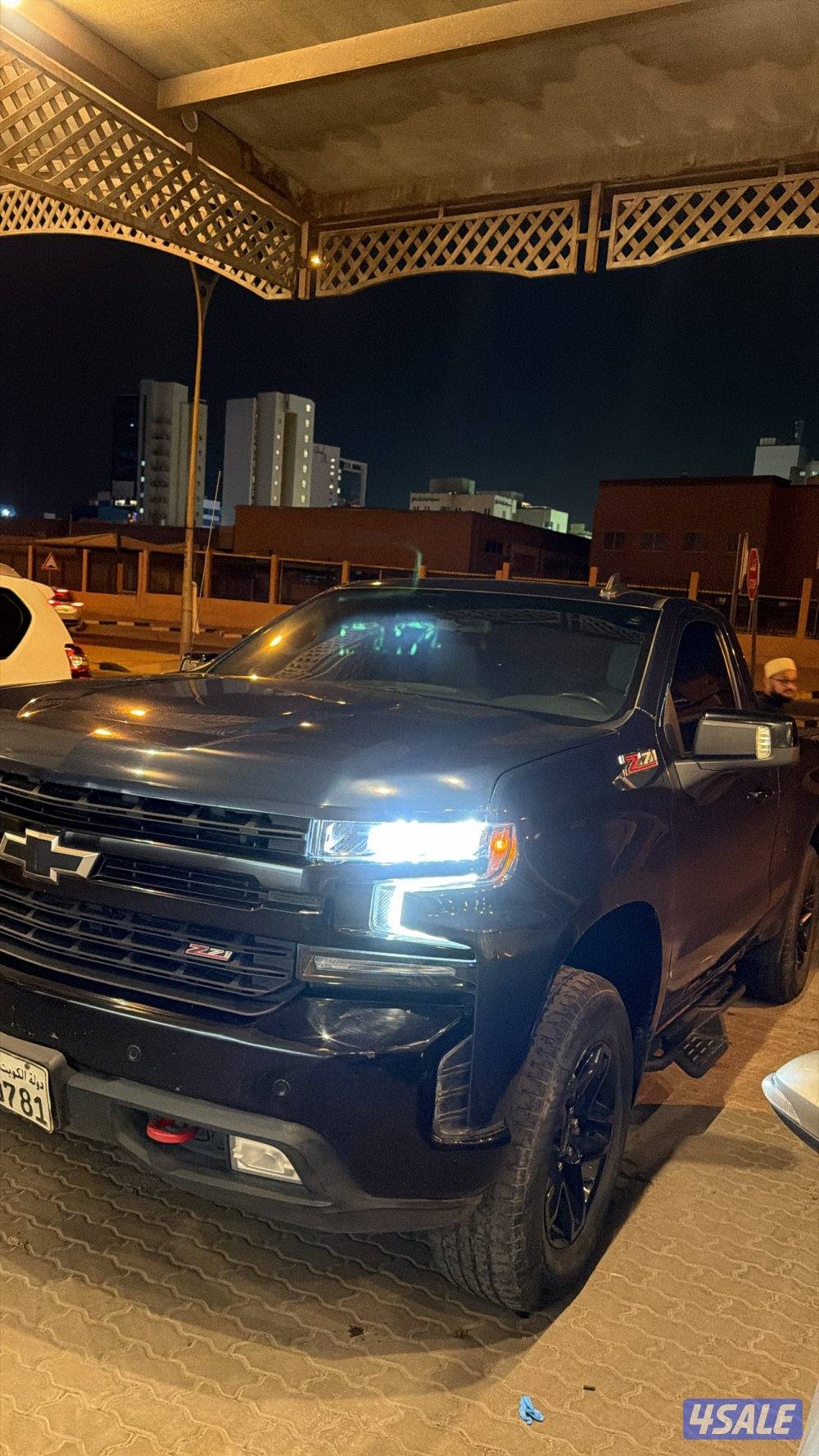 للبيع وانيت سلفرادو تريل بوس كامل المواصفات6