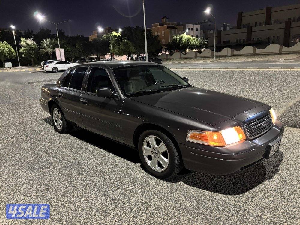 كراون فكتوريا للبيع ماشيه ٣٠٠٠٠٠ ألف كيلو الموتر نظيف وصبغ الوكاله1