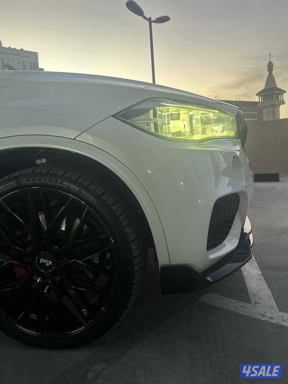 X5 M  Sport package v8 engine twin turbo M power interior1