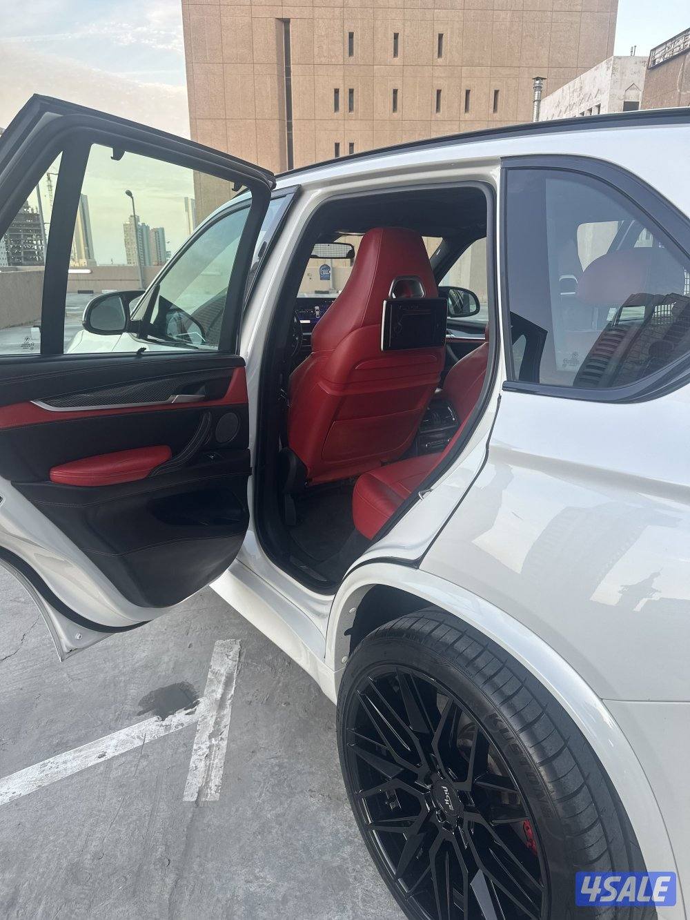 X5 M  Sport package v8 engine twin turbo M power interior13