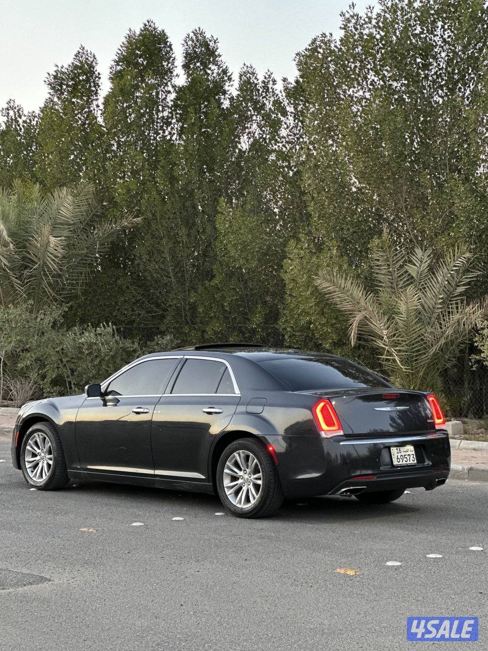 للبيع كرايسلر 20184