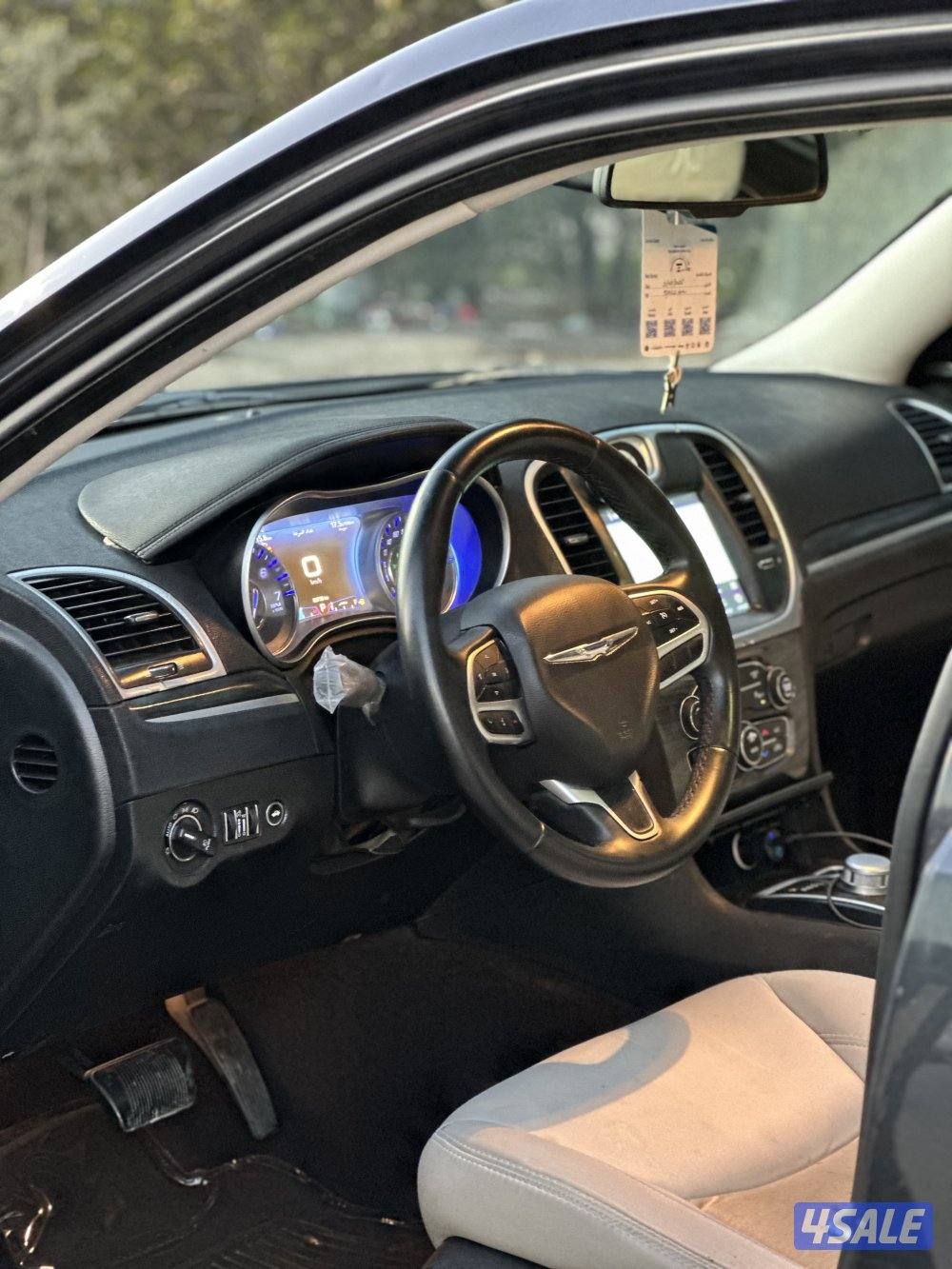 للبيع كرايسلر 20187