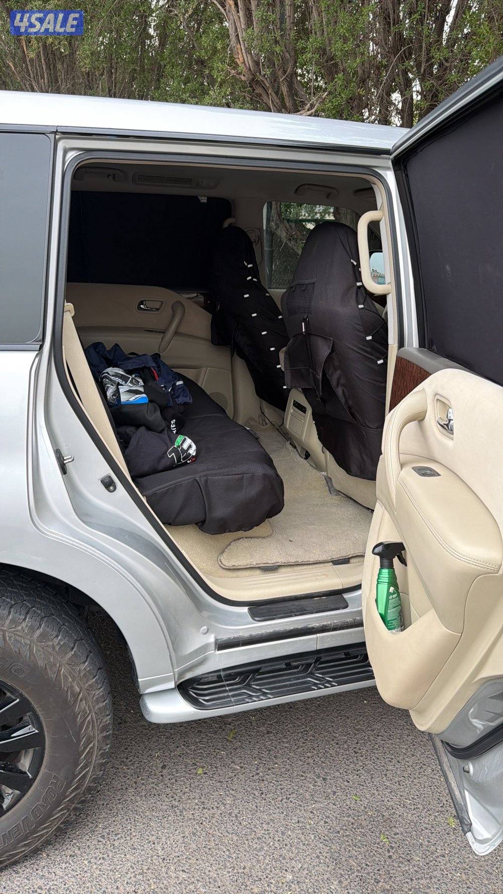 للبيع باترول SE موديل ٢٠١٤ ماشي ١٩٩ لونه سلڤر ومن الداخل بيج شرط الفحص2