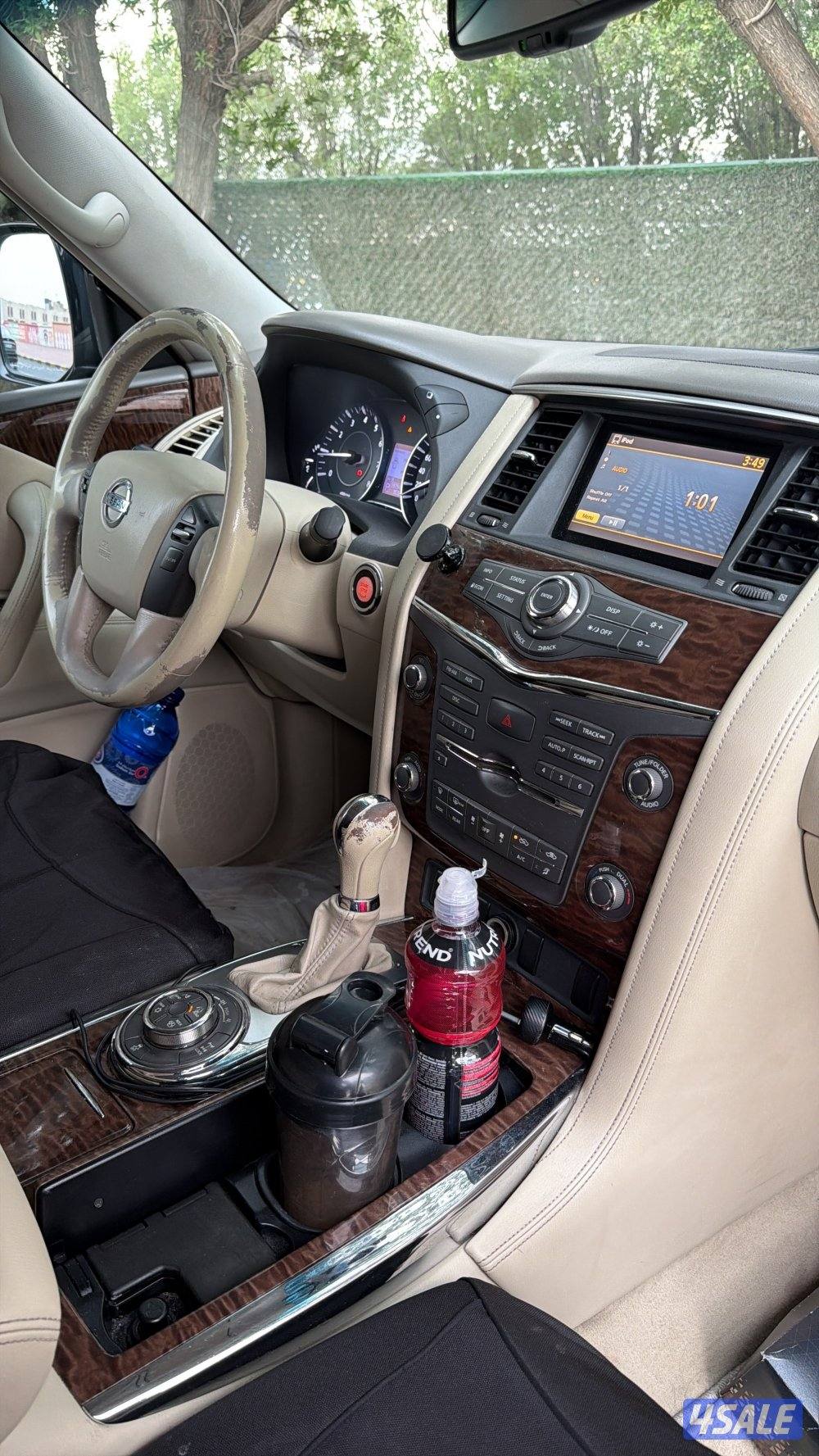 للبيع باترول SE موديل ٢٠١٤ ماشي ١٩٩ لونه سلڤر ومن الداخل بيج شرط الفحص4