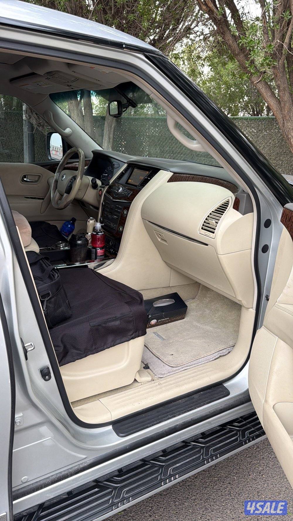 للبيع باترول SE موديل ٢٠١٤ ماشي ١٩٩ لونه سلڤر ومن الداخل بيج شرط الفحص6