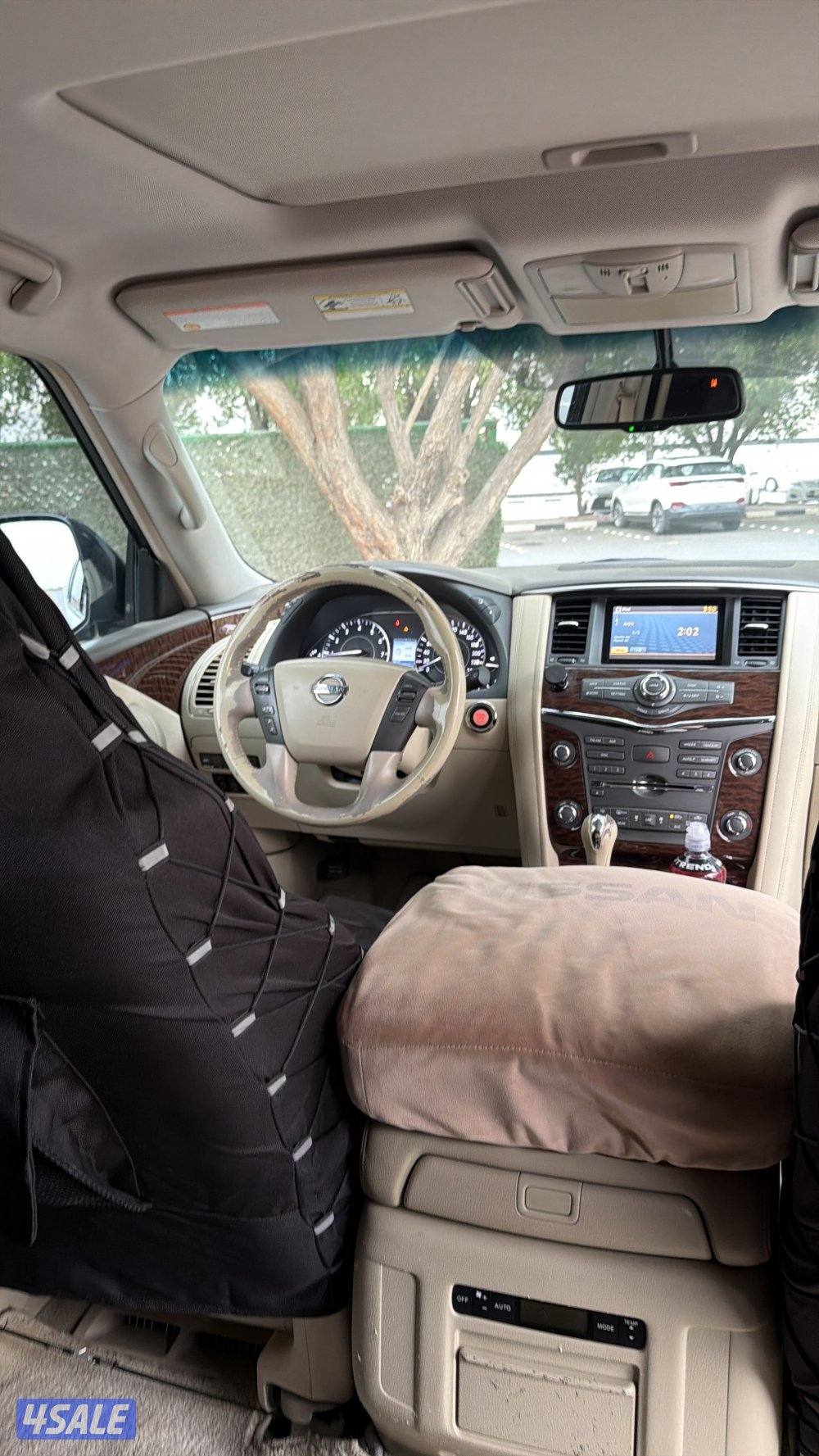 للبيع باترول SE موديل ٢٠١٤ ماشي ١٩٩ لونه سلڤر ومن الداخل بيج شرط الفحص7