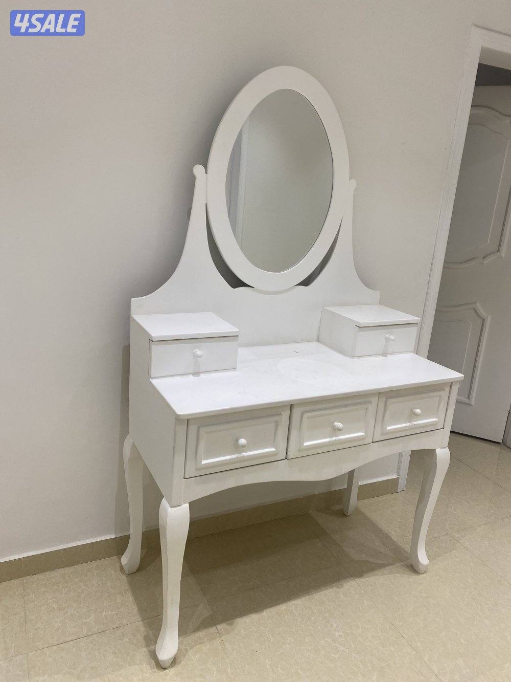 تسريحه مع مرايا0