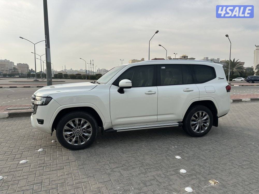 لاند كروزر 2022 twin turbo1