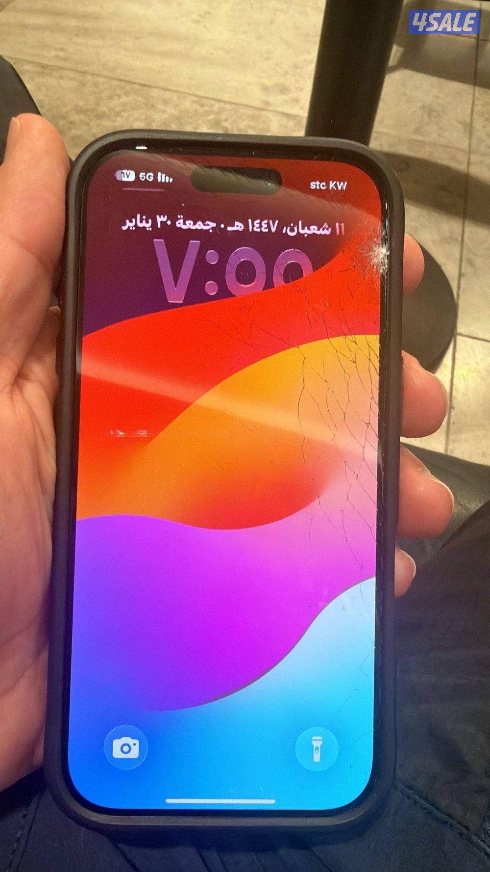 للبيع ايفون ١٧ برو كحلي ٢٥٦ جيجا كفالة اوريدو يوجد كسر باجامة الامامية0