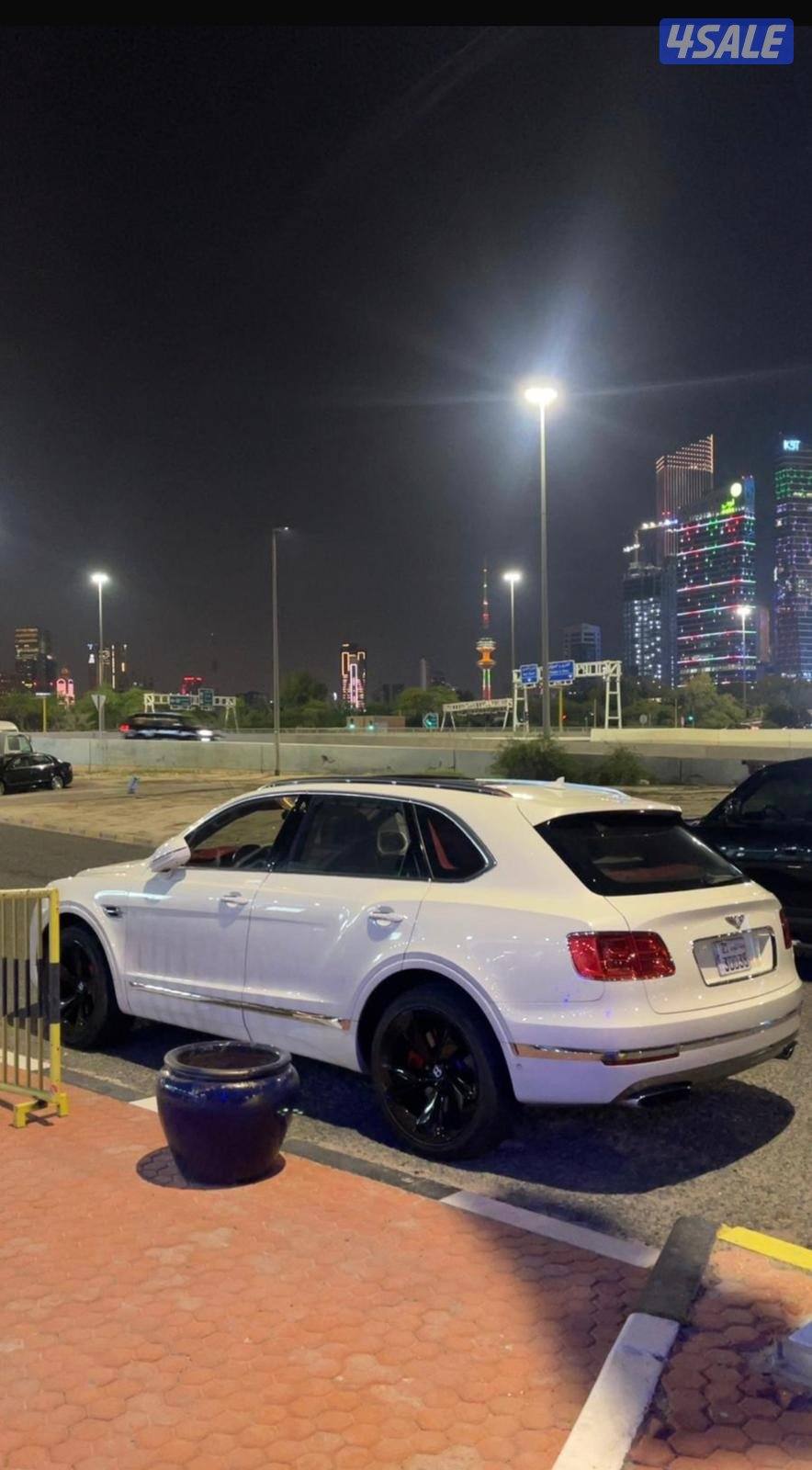 للبيع جيب بنتلي0