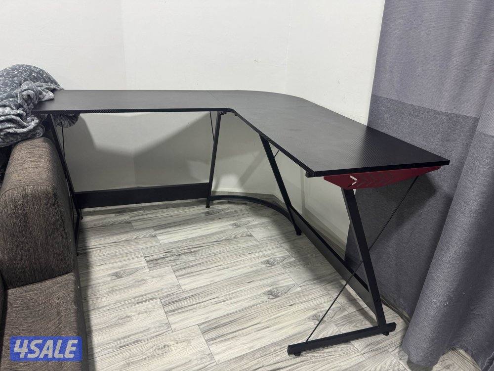 طاولة بي سي1