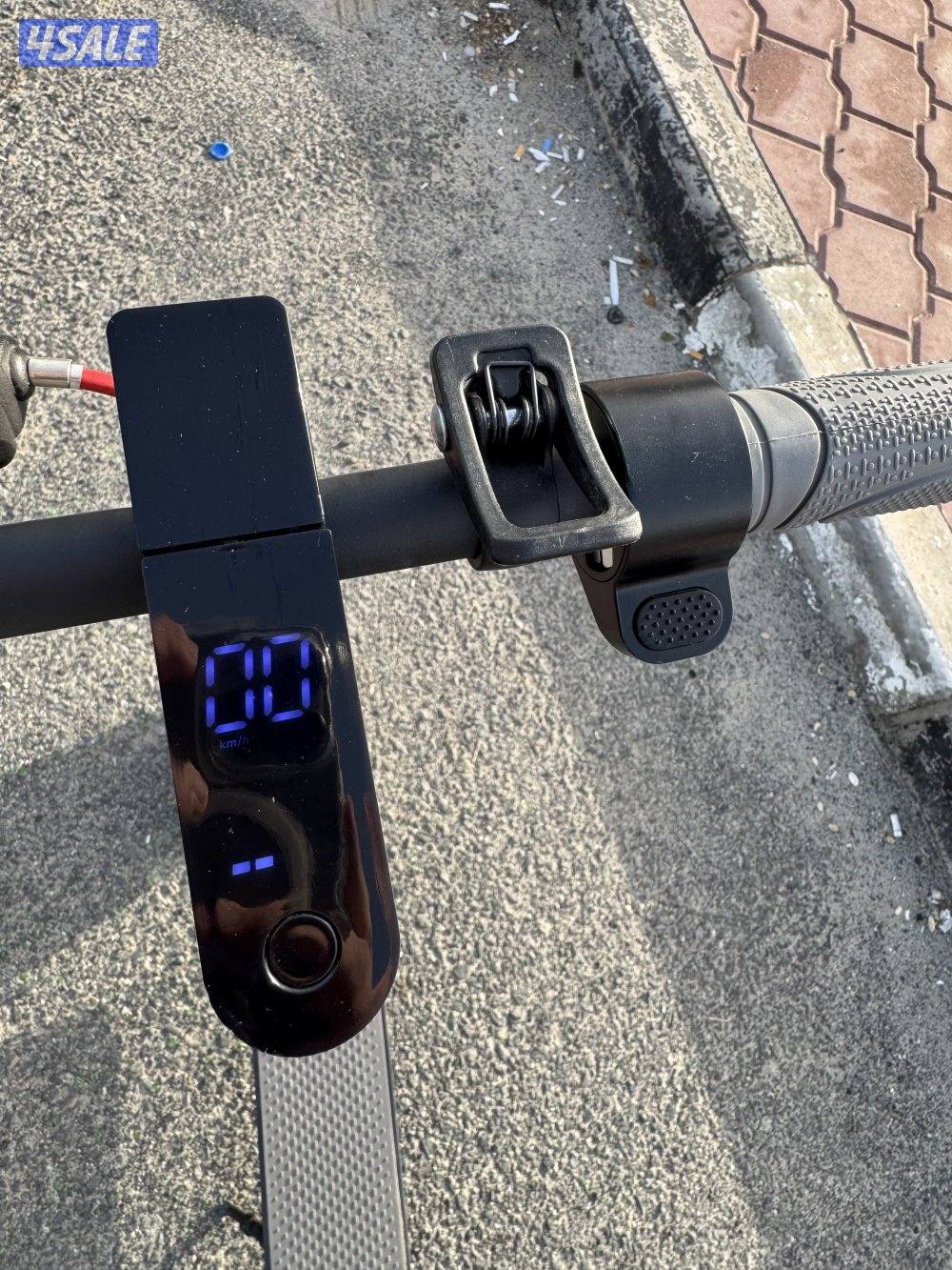 للبيع سكوتر كهربائي يتحمل 120 كيلو يمشي 65كيلو وليتات أمامية وخلفية1