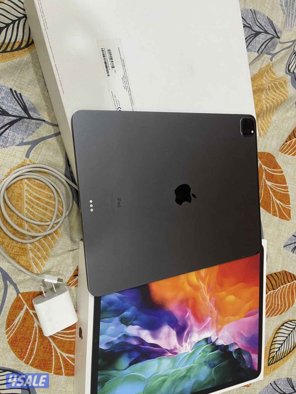 ايباد ابل برو 12.9 انش 128 قيقا الجيل الرابع نظيف جدا ولا زلغ0