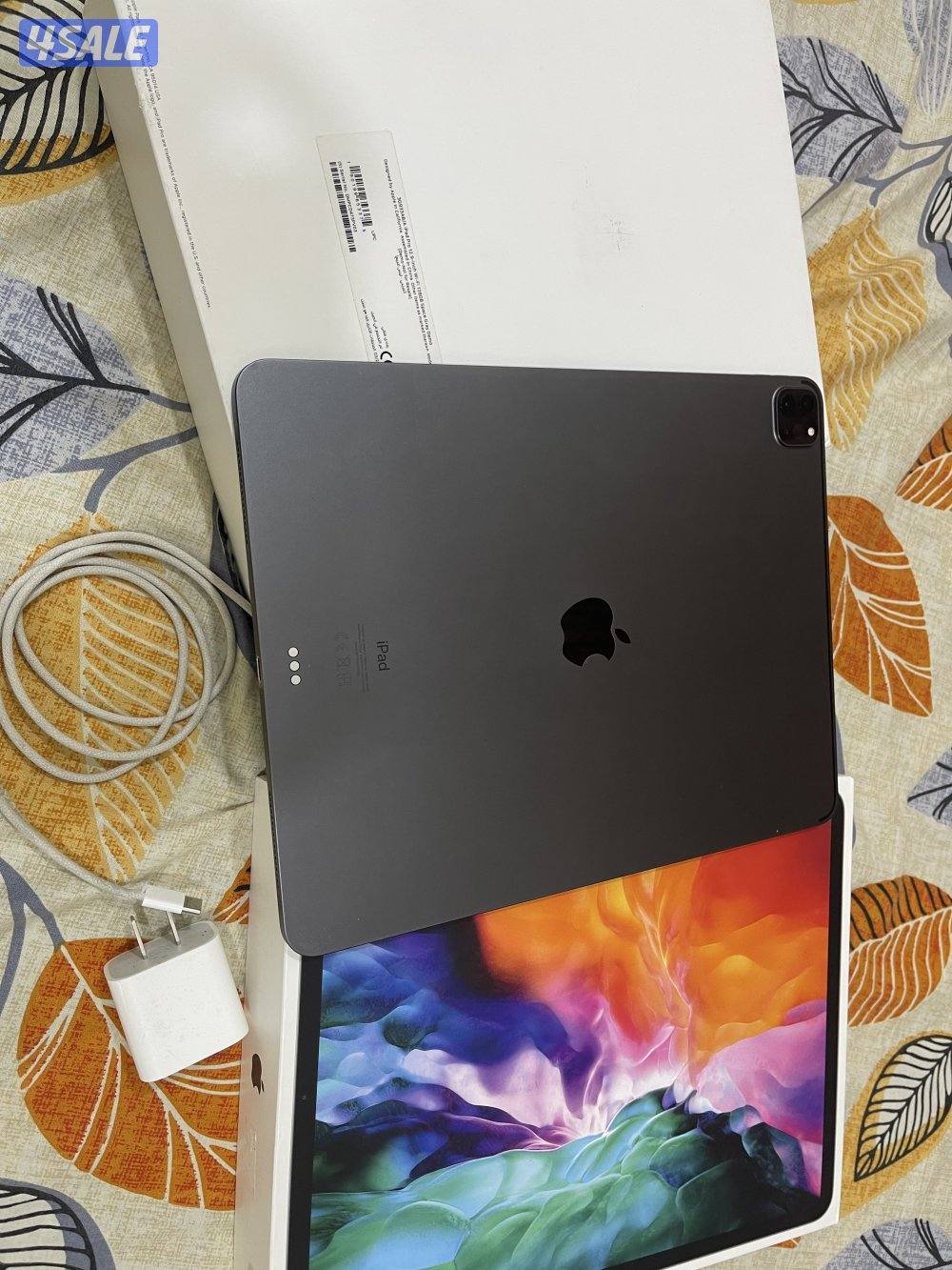 ايباد ابل برو 12.9 انش 128 قيقا الجيل الرابع نظيف جدا ولا زلغ8