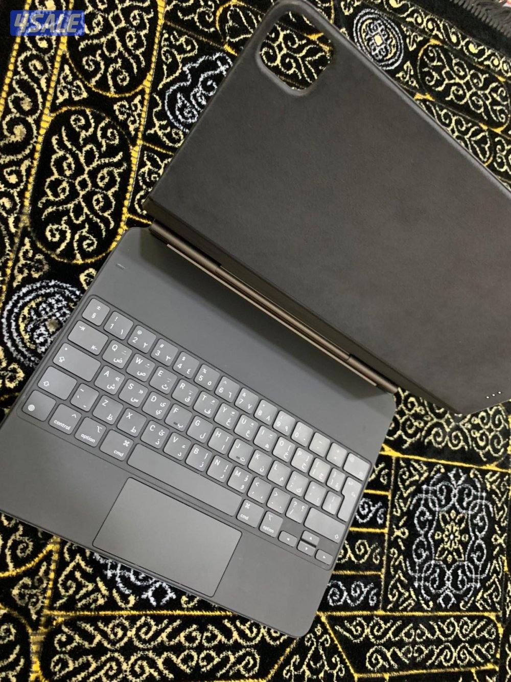 كيبورد ابل ماجيك الاصلي 12.9 بوصة اسود نظيف جدا وشغال زين0