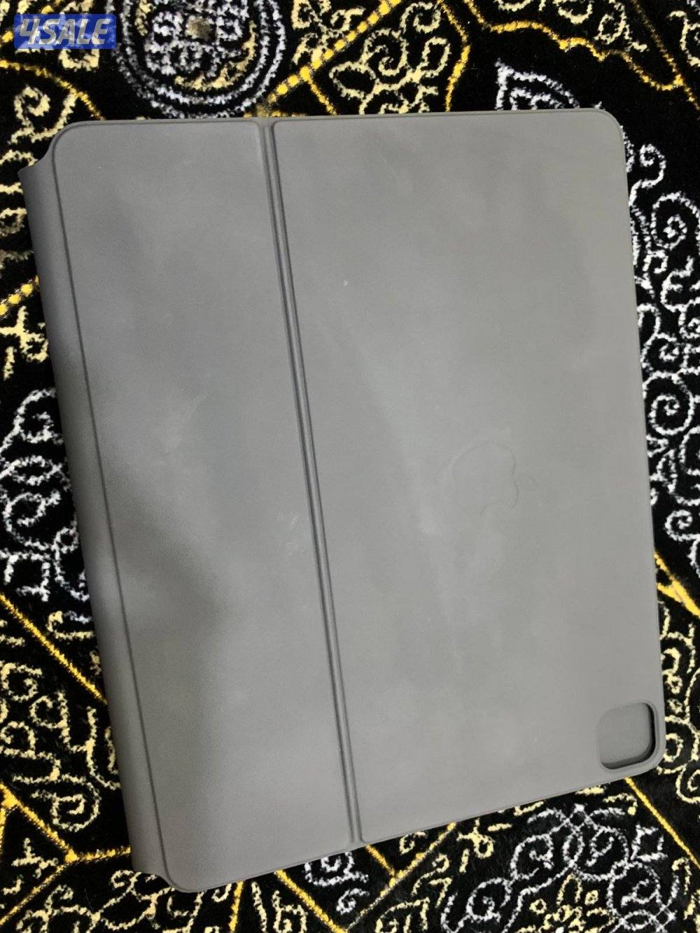 كيبورد ابل ماجيك الاصلي 12.9 بوصة اسود نظيف جدا وشغال زين4