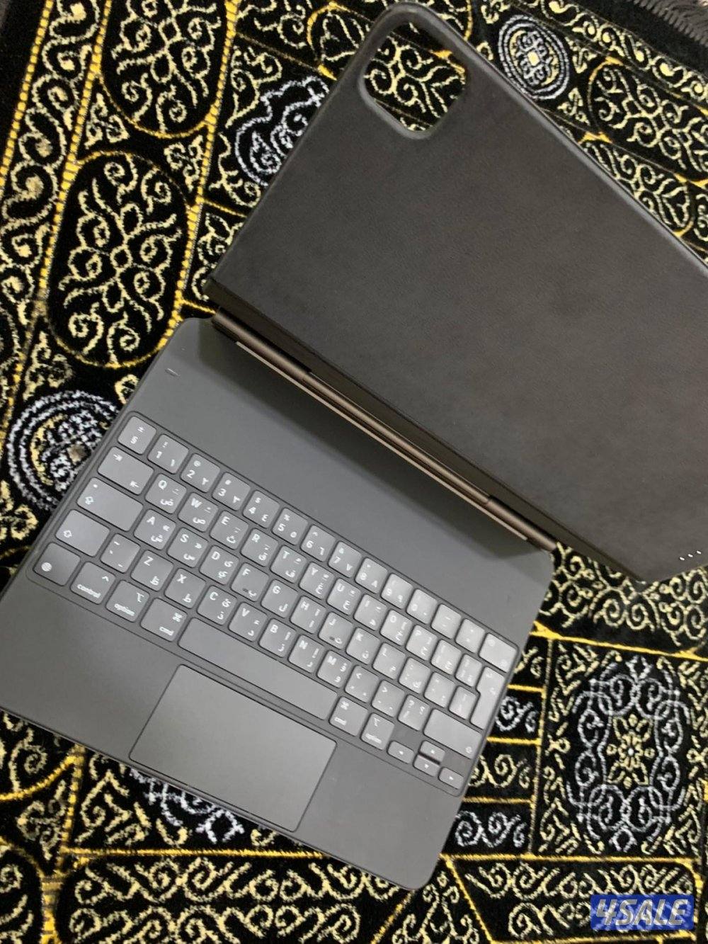 كيبورد ابل ماجيك الاصلي 12.9 بوصة اسود نظيف جدا وشغال زين3
