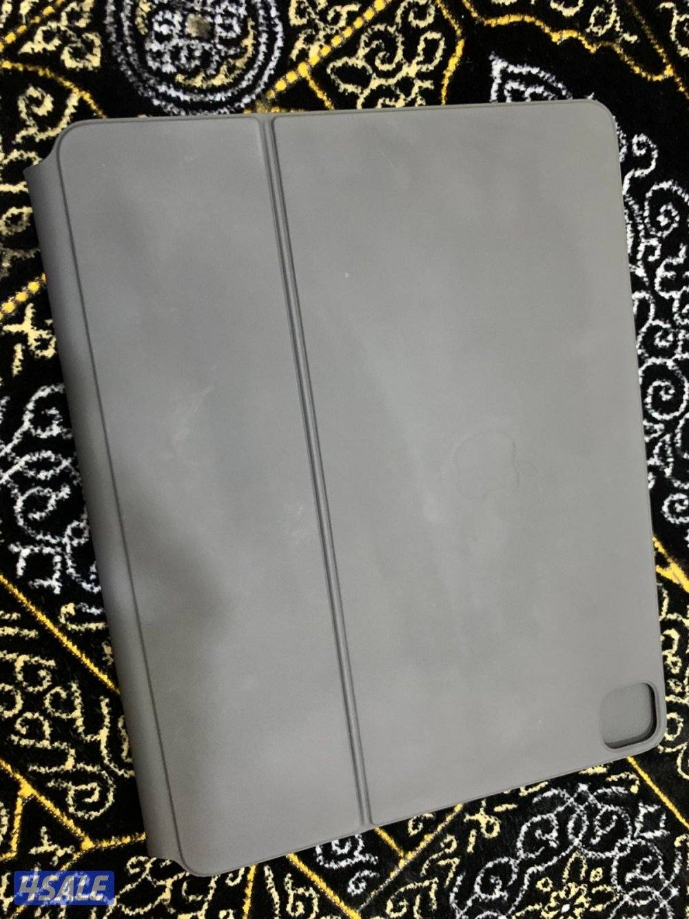 كيبورد ابل ماجيك الاصلي 12.9 بوصة نظيف وشغال تمام ما فيه شي2