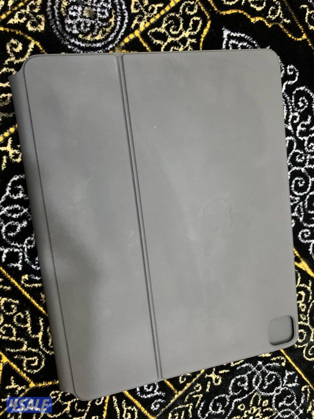 كيبورد ابل ماجيك الاصلي 12.9 بوصة نظيف وشغال تمام ما فيه شي4