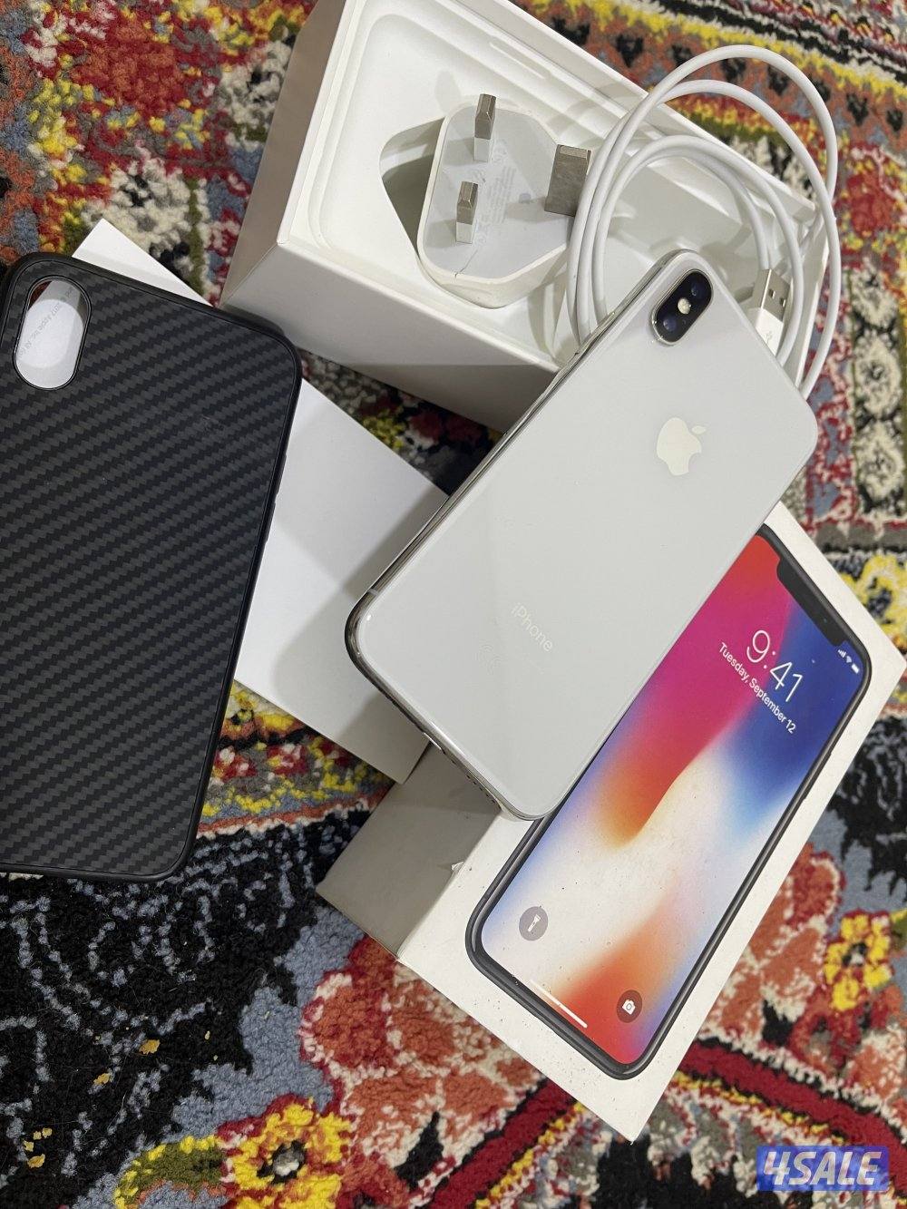 ايفون اكس X نظيف جدا 256 قيقا بطارية 83 مو مبطل مع الشحن والواير0