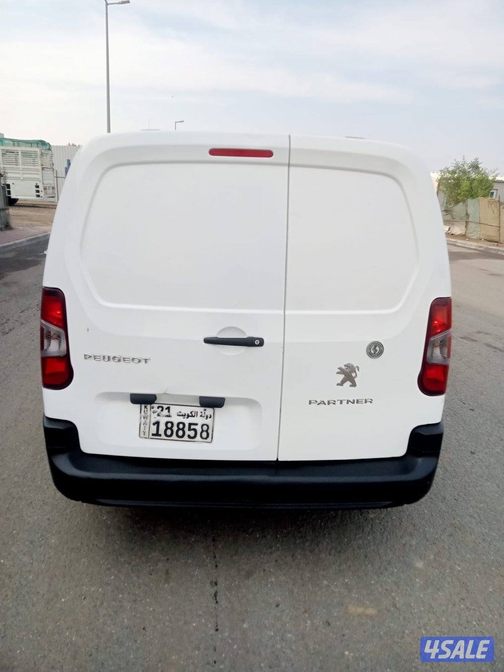 للبيع بيجو بارتنر موديل 20228