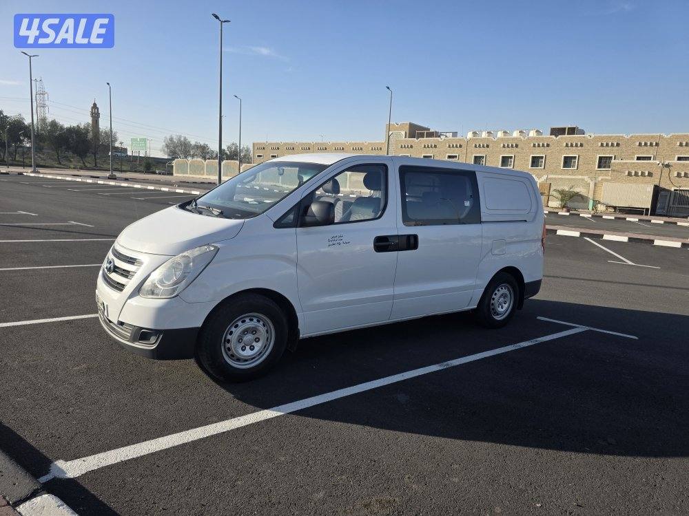 هيونداي H1 بوكس مقفل0