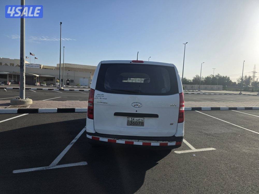 هيونداي H1 بوكس مقفل3