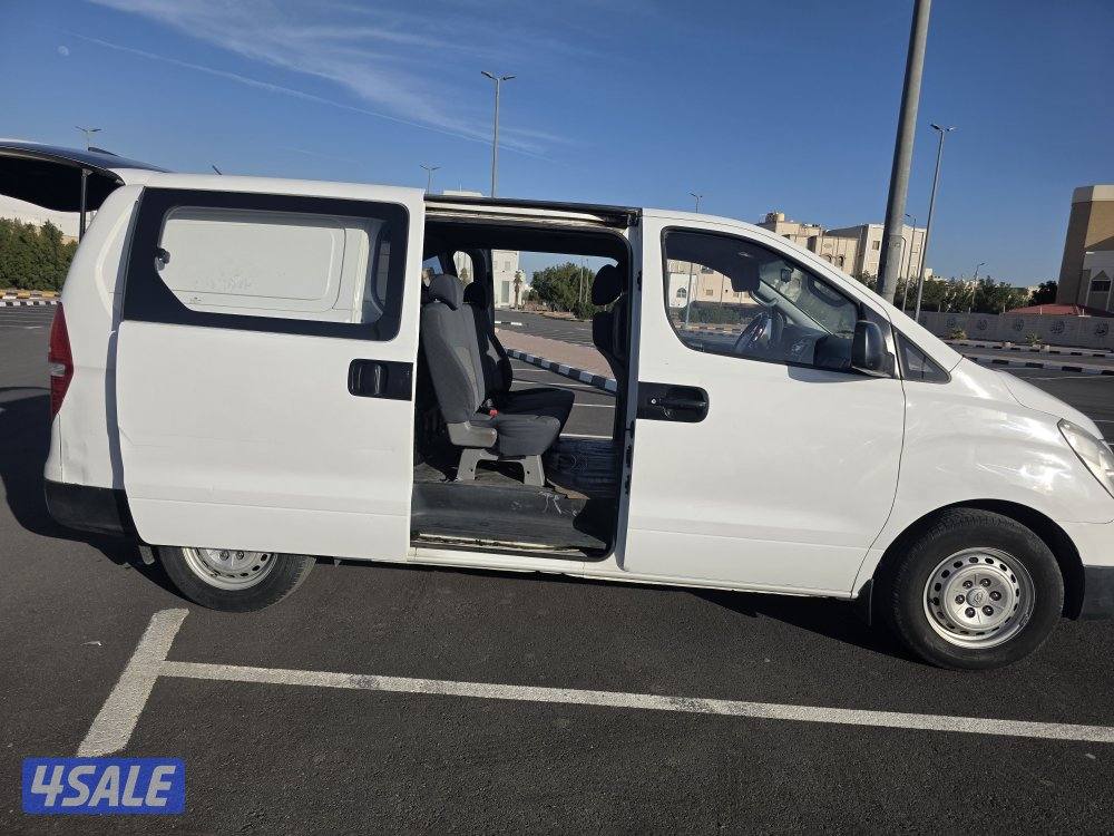 هيونداي H1 بوكس مقفل8