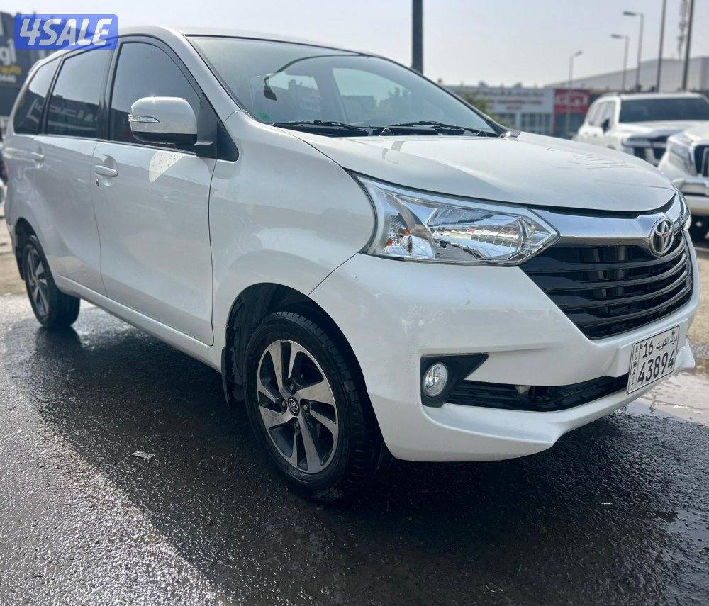 تويوتا افانزا موديل 2019 ماشى 38.000 K.m وارد الساير .صبغ قطعتين1