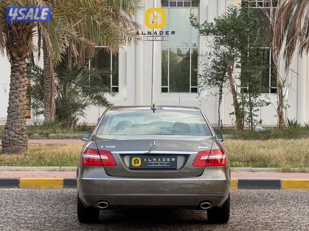 للبيع مرسيدس E300 موديل 2012 وارد البشر4