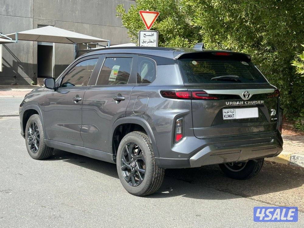 تويوتا اوربن موديل 2025 ماشي 11 الف تحت الكفالة مالك الاول7