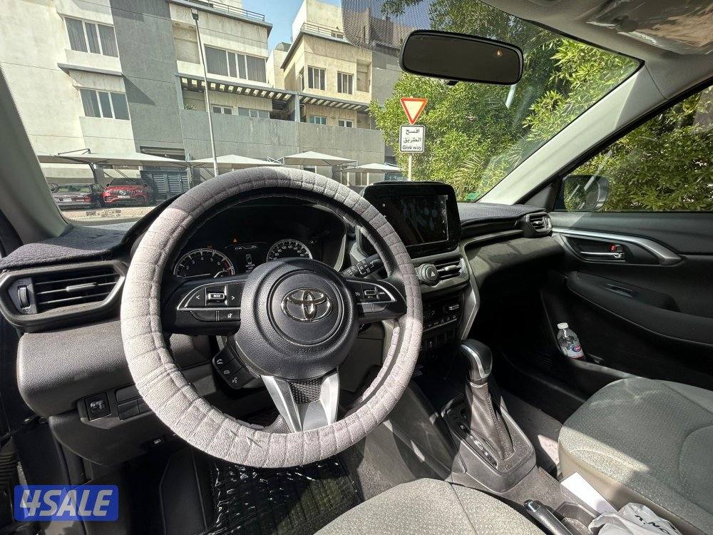 تويوتا اوربن موديل 2025 ماشي 11 الف تحت الكفالة مالك الاول8