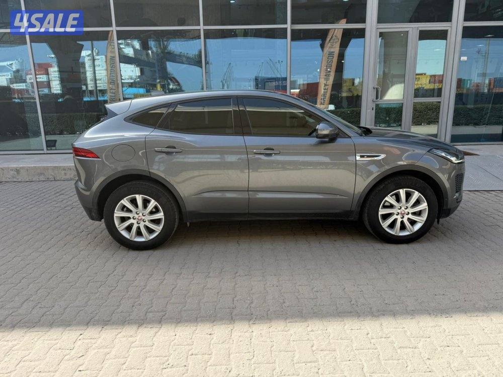 جاكوار E-PACE1