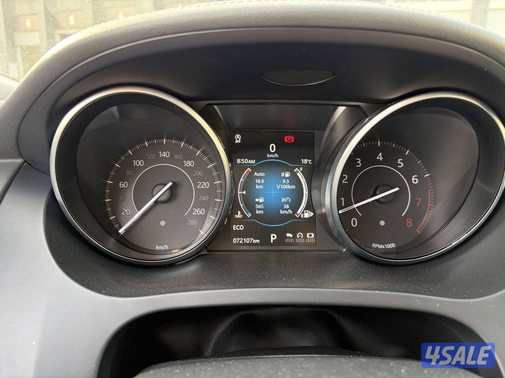 جاكوار E-PACE9