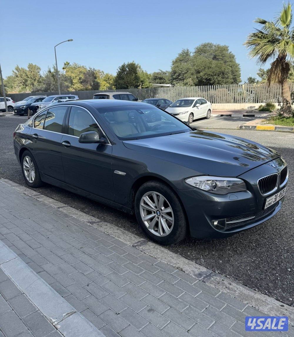 بي ام دبليو 530i كامل المواصفات 2013 بحالة ممتازة العداد 150 الف0