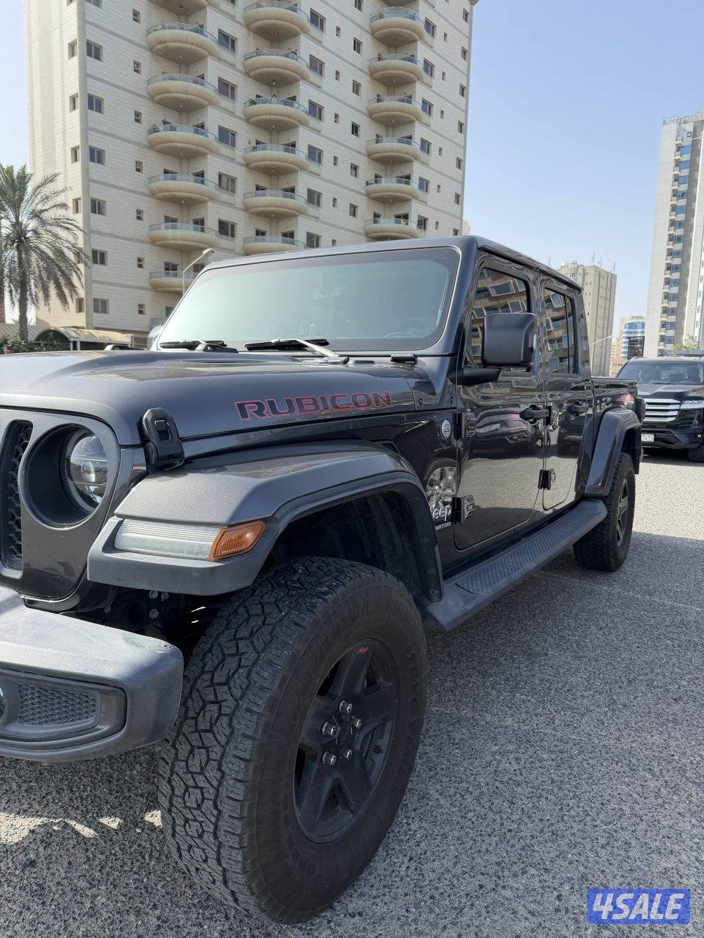 للبيع جيب جلاديتور0