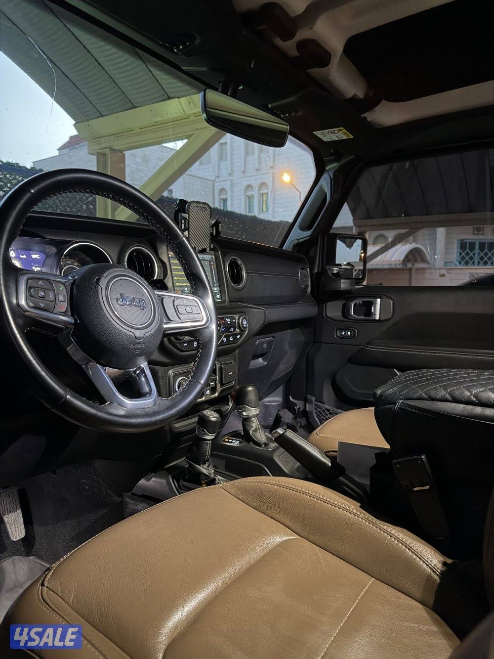 للبيع جيب جلاديتور1