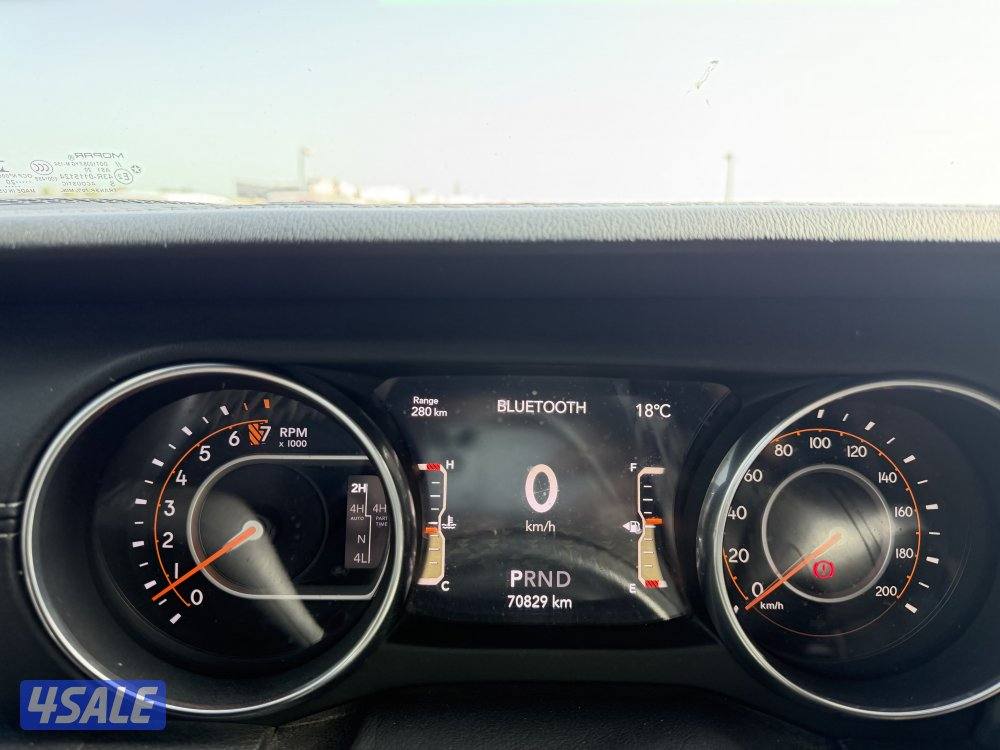 للبيع جيب جلاديتور3